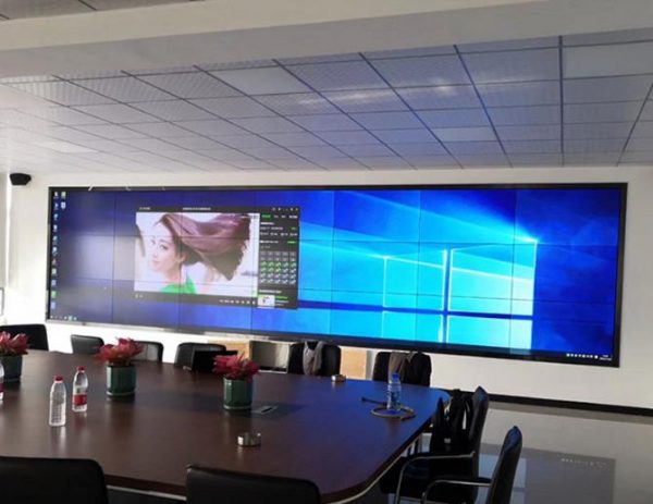 3x7-lcd-video-wall-office