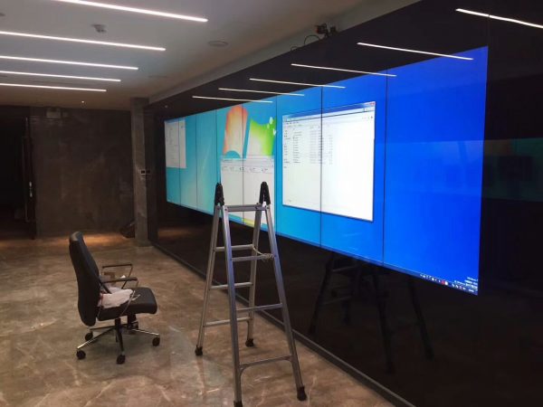 1x8-lcd-video-wall