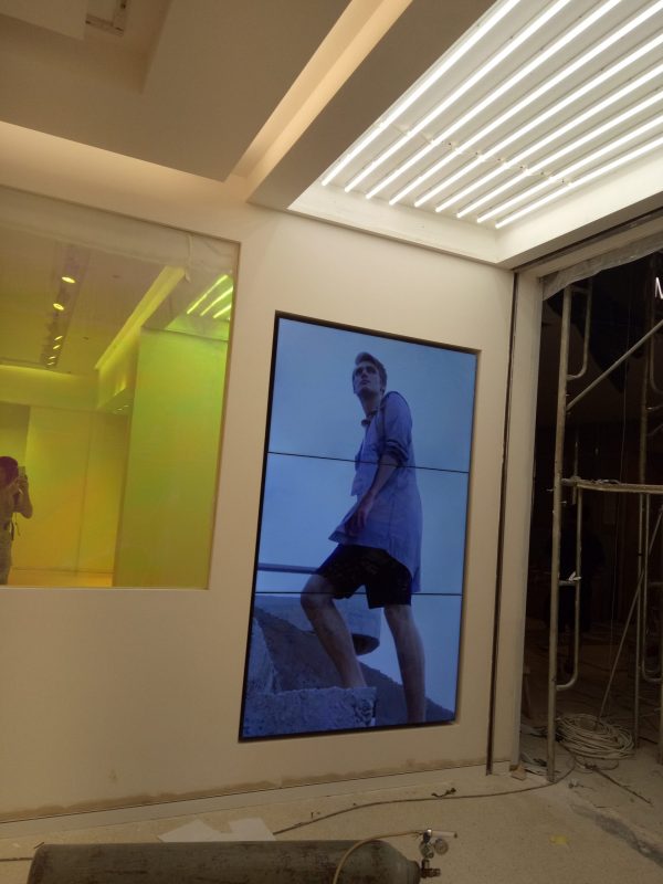 retail-lcd-video-wall