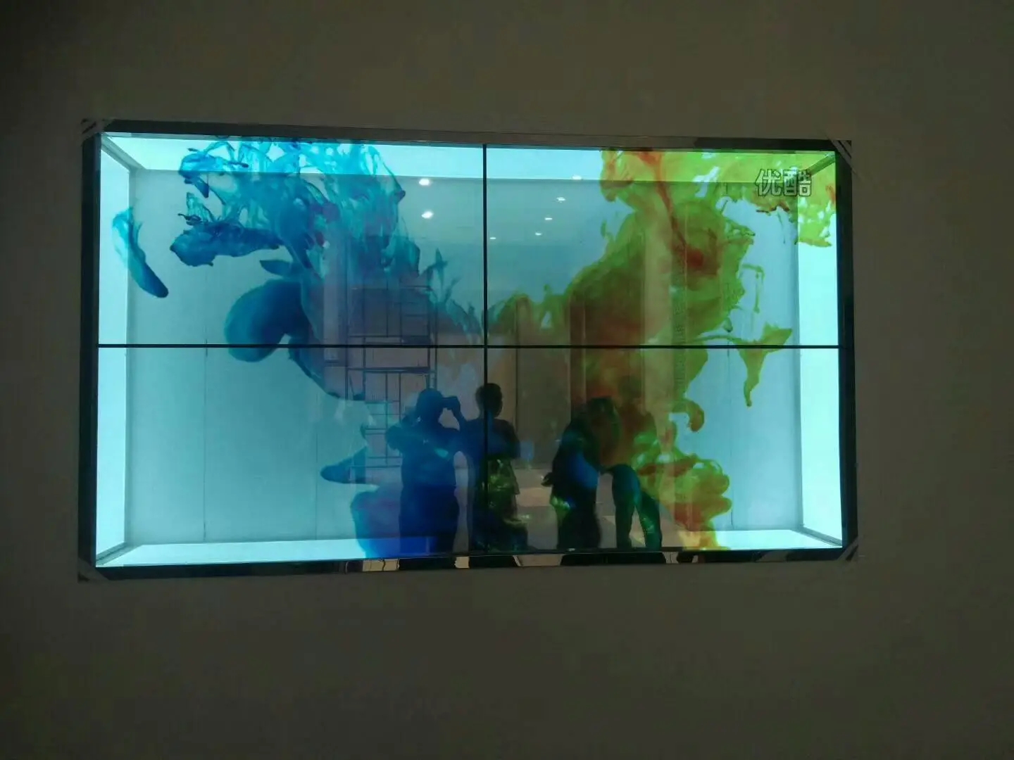 28 32 55 47 49 transparent lcd video wall.webp (2)